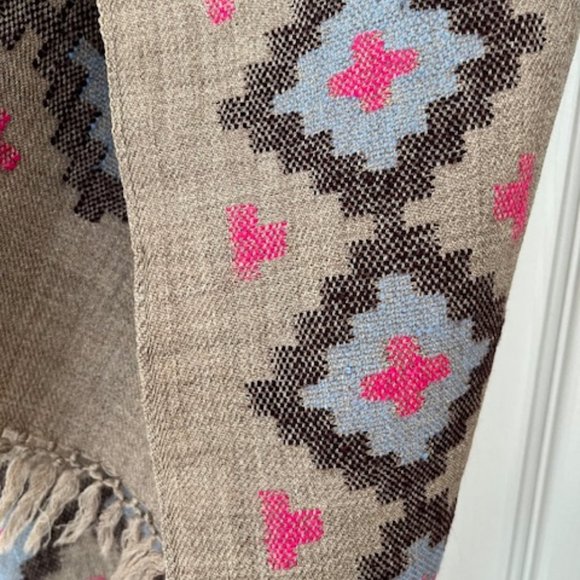 Large Tan Wool Shawl - Great Gift - Picture 3 of 5